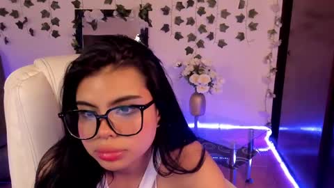 saray__jones online show from January 2, 9:07 pm