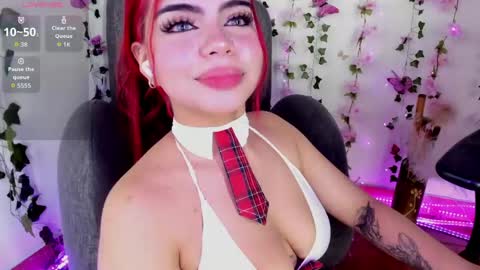 Snapshot of saray__jones chatting on May 20, 6:03 pm saray__jones online show from May 20, 6:03 pm