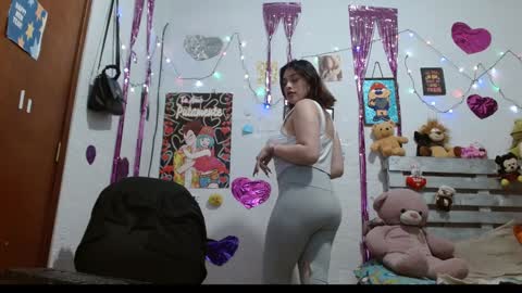 Snapshot of saray_extrovert1 chatting on December 5, 4:42 am Sara Jimenez online show from December 5, 4:42 am