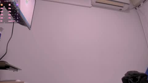 Snapshot of sarenlux chatting on November 12, 12:16 pm Baby Saren online show from November 12, 12:16 pm