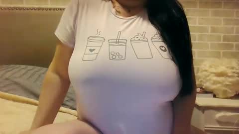 Snapshot of saretta46 chatting on December 10, 1:32 am Sara online show from December 10, 1:32 am