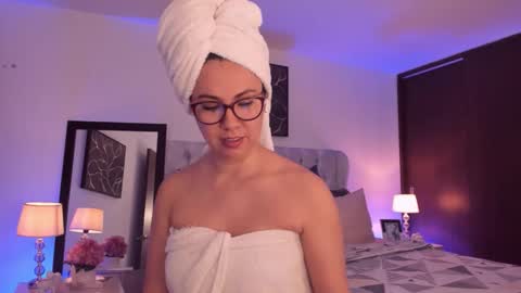 Snapshot of sarhamccormick chatting on October 12, 12:48 pm sarha online show from October 12, 12:48 pm