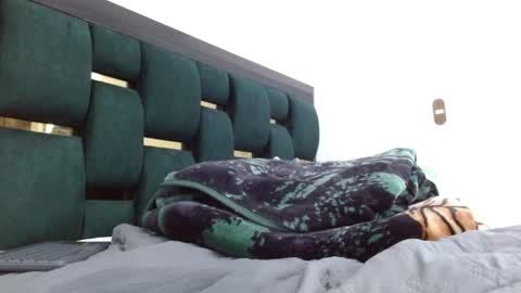 Sara online show from July 28, 6:20 pm