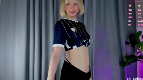 Snapshot of sarilit chatting on June 20, 2:14 am Your Selena 3 online show from June 20, 2:14 am