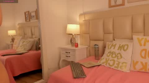 Snapshot of sarit_ chatting on May 16, 7:56 pm sarit_ online show from May 16, 7:56 pm
