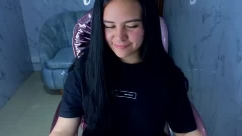 Snapshot of sarita_09_s chatting on July 28, 3:21 pm Sara online show from July 28, 3:21 pm