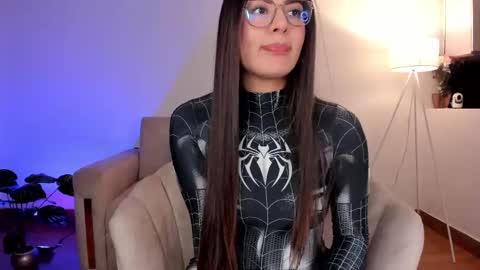 Snapshot of sarita_3 chatting on September 18, 12:01 am Sarita Lozano online show from September 18, 12:01 am