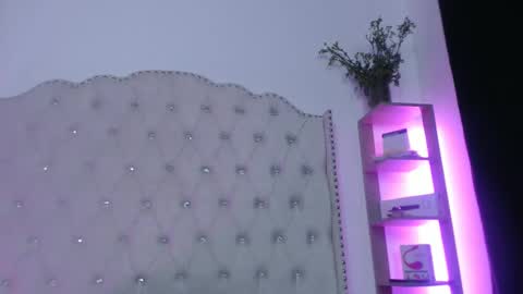 Snapshot of sarita_multisquirt chatting on January 30, 2:49 am Sara online show from January 30, 2:49 am