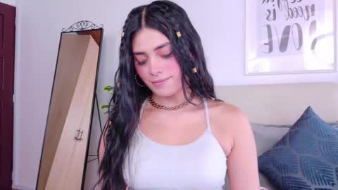 Sara online show from November 19, 8:20 pm