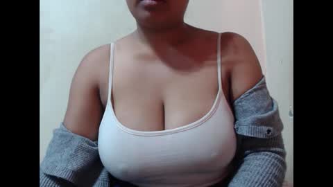 saronette online show from October 14, 6:25 am