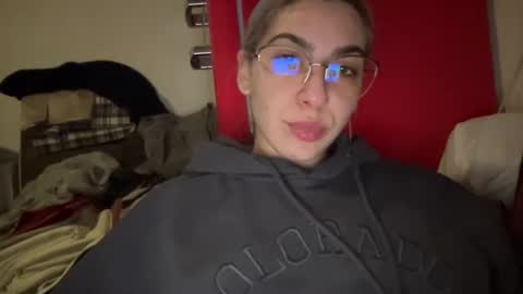 Snapshot of sarrah_rossy chatting on January 26, 3:14 pm Sarrah online show from January 26, 3:14 pm