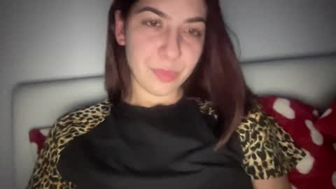 Snapshot of sarrah_rossy chatting on February 27, 10:53 pm Sarrah online show from February 27, 10:53 pm