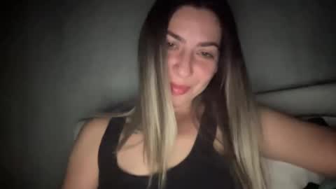 Snapshot of sarrah_rossy chatting on September 15, 9:26 pm Sarrah online show from September 15, 9:26 pm