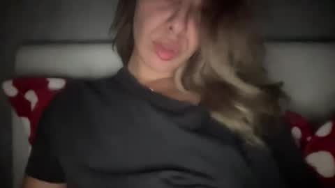 Snapshot of sarrah_rossy chatting on October 31, 9:38 pm Sarrah online show from October 31, 9:38 pm