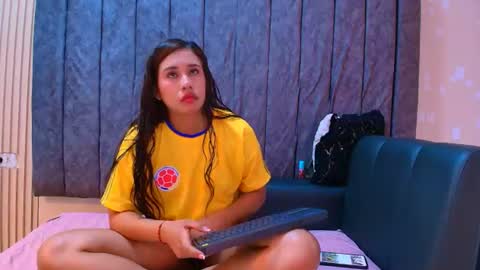 Snapshot of sasha_and_lia chatting on June 27, 1:28 pm sasha_and_lia online show from June 27, 1:28 pm