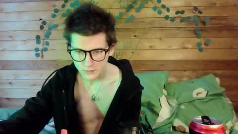 Snapshot of sasha_bb21 chatting on February 6, 10:07 am sasha_bb21 online show from February 6, 10:07 am