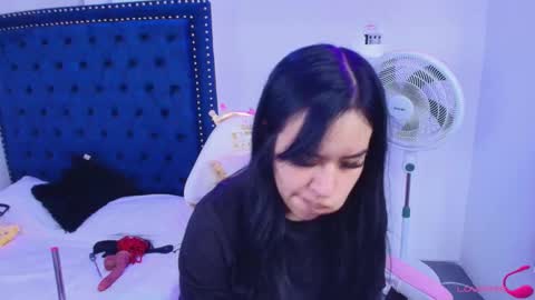 Snapshot of sasha_blazer chatting on December 5, 3:15 am Sasha online show from December 5, 3:15 am