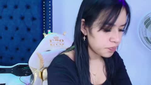 Snapshot of sasha_blazer chatting on December 14, 3:01 am Sasha online show from December 14, 3:01 am