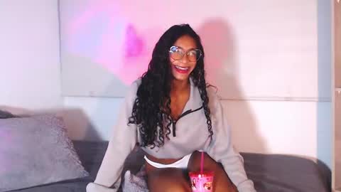 Snapshot of sasha_bowei chatting on July 7, 7:23 am sasha_bowei online show from July 7, 7:23 am