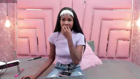 Snapshot of sasha_brownie_ chatting on June 12, 11:42 am Sasha online show from June 12, 11:42 am