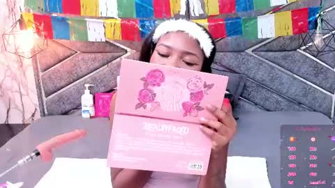 Snapshot of sasha_brownie_ chatting on June 19, 11:47 am Sasha online show from June 19, 11:47 am