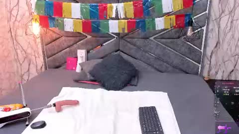 Snapshot of sasha_brownie_ chatting on July 6, 11:40 am Sasha online show from July 6, 11:40 am