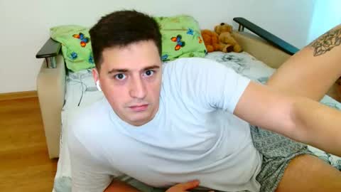Snapshot of sasha_calvin chatting on July 6, 10:12 am sasha_calvin online show from July 6, 10:12 am
