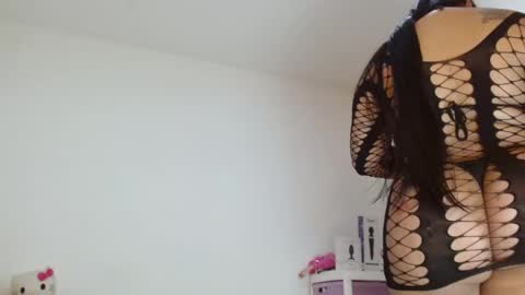 Snapshot of sasha_creamy chatting on May 29, 8:45 am Sasha Creamy online show from May 29, 8:45 am