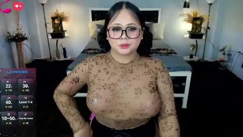 SASHA GIRL online show from July 7, 6:45 pm
