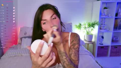 Snapshot of sasha_miro chatting on June 11, 2:33 am Sasha Miro online show from June 11, 2:33 am