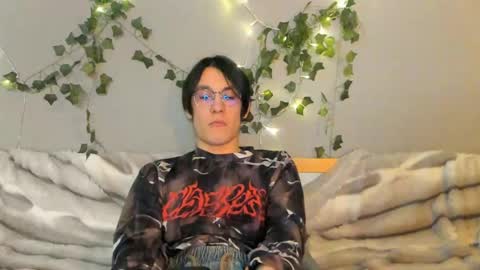 Snapshot of sasha_vesmus chatting on May 16, 10:36 am Sasha Vesmus online show from May 16, 10:36 am
