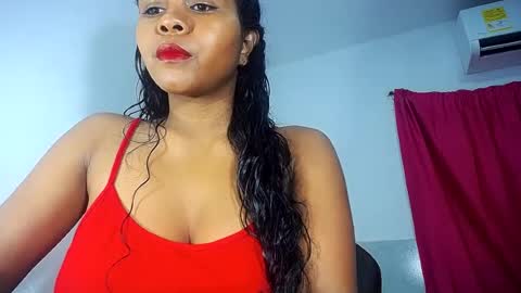 Snapshot of sashabreck1 chatting on August 4, 7:05 pm sashabreck1 online show from August 4, 7:05 pm