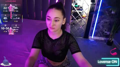 Snapshot of sashaduvalle chatting on November 5, 7:08 am Sasha online show from November 5, 7:08 am