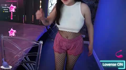 Snapshot of sashaduvalle chatting on November 6, 7:09 am Sasha online show from November 6, 7:09 am