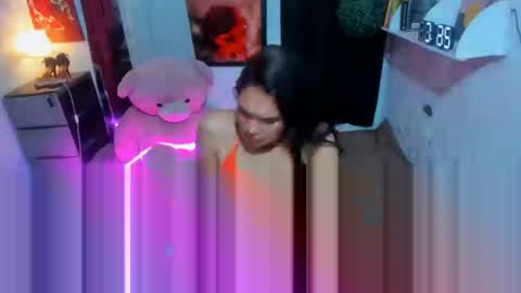 Snapshot of sashahuwanna chatting on February 13, 2:20 pm ESTELLA online show from February 13, 2:20 pm