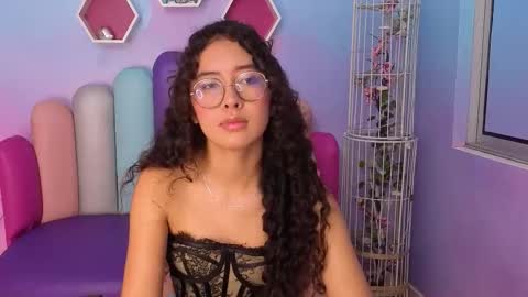 Snapshot of sashamonroee_ chatting on October 29, 11:39 pm SashaMonroee online show from October 29, 11:39 pm