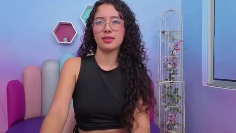 Snapshot of sashamonroee_ chatting on November 20, 3:50 am SashaMonroee online show from November 20, 3:50 am