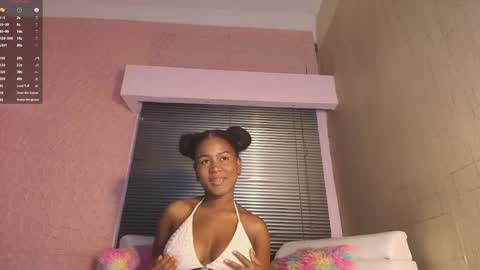 Snapshot of sashhalux22 chatting on February 24, 3:55 am SashhaLux22 online show from February 24, 3:55 am