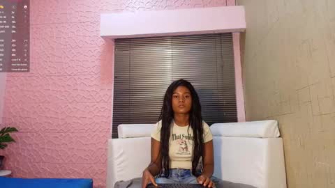 Snapshot of sashhalux22 chatting on March 5, 5:40 am SashhaLux22 online show from March 5, 5:40 am