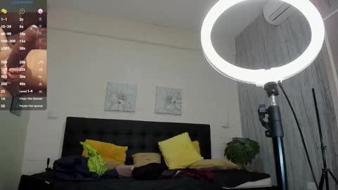 Snapshot of sashhalux22 chatting on December 1, 2:16 am SashhaLux22 online show from December 1, 2:16 am