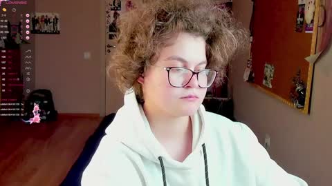 .Alexandra online show from December 19, 1:07 am