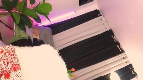 Snapshot of sassa_lilly chatting on July 30, 8:13 am sassa_lilly online show from July 30, 8:13 am