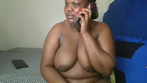 Snapshot of sassie_bee chatting on September 14, 12:48 pm sassie_bee online show from September 14, 12:48 pm