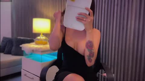 Snapshot of sassy_alexa chatting on February 21, 4:51 am Alexa online show from February 21, 4:51 am