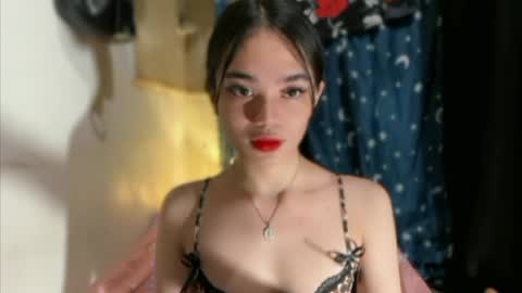 Snapshot of sassy_keath chatting on June 22, 8:11 am Keath online show from June 22, 8:11 am