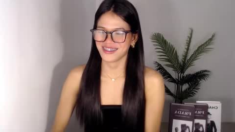 Snapshot of sassy_monie chatting on January 21, 6:02 pm sassy_monie online show from January 21, 6:02 pm