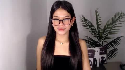 Snapshot of sassy_monie chatting on January 22, 2:37 am sassy_monie online show from January 22, 2:37 am