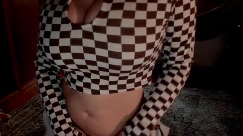 Snapshot of sassy_xyou chatting on December 13, 7:10 pm Ms. Oh online show from December 13, 7:10 pm