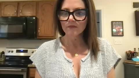 sassynsweetmilf online show from March 23, 3:27 pm