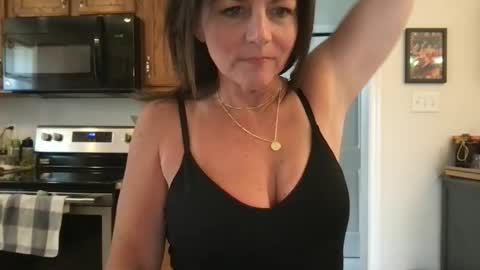 sassynsweetmilf online show from March 30, 3:13 pm